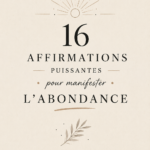 Femme souriante pratiquant des affirmations devant un miroir pour attirer l'abondance.
