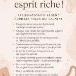 Femme souriante réfléchissant à ses affirmations financières