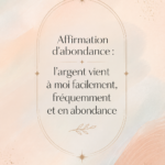 Femme méditant avec des éléments financiers autour d'elle, symbolisant l'abondance et la manifestation de l'argent.