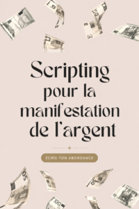 Une femme écrit dans un journal pour manifester sa prospérité financière.