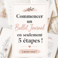 Une femme écrivant dans son Bullet Journal avec des fournitures colorées autour.