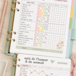 Femme utilisant un habit tracker sur une tablette pour suivre ses objectifs d'habitudes.