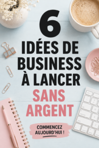 Femme souriante travaillant sur un ordinateur portable à la maison, symbole de l'entrepreneuriat à domicile.