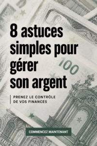 Femme en train de gérer son budget avec un ordinateur et un carnet.
