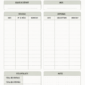Femme utilisant une feuille de budget pour gérer ses finances