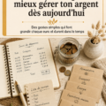 Une femme souriante examinant ses finances avec une calculatrice et des documents fiscaux.