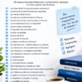Une femme travaillant sur son ordinateur avec un sourire, entourée de documents financiers, symbole de l'apprentissage en finance.